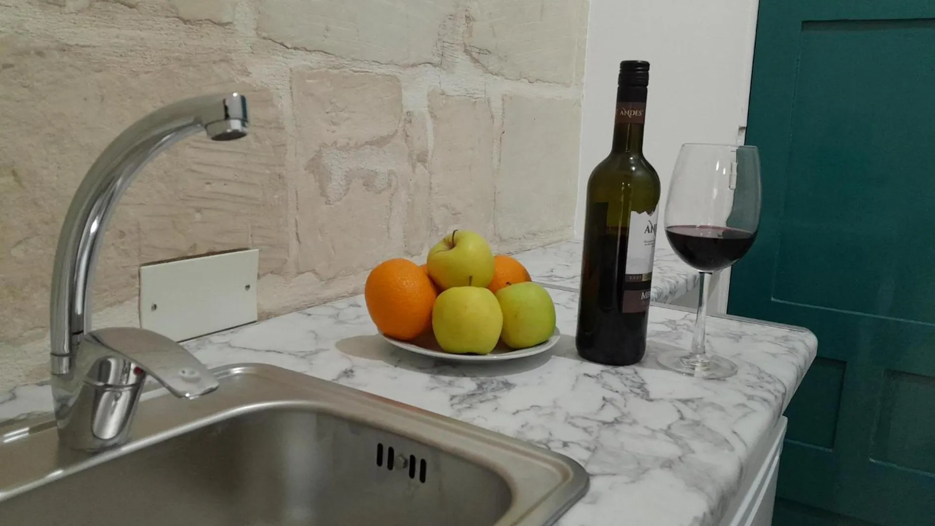 Limestone Suites Sliema Bed & Breakfast